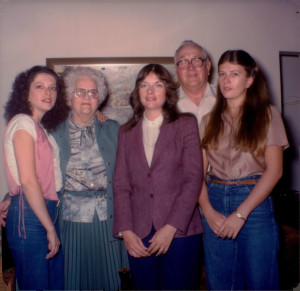 Andrew Bjelke photograph 29 (Carol, ruth, Darlene, Peter, Sheila 1980)